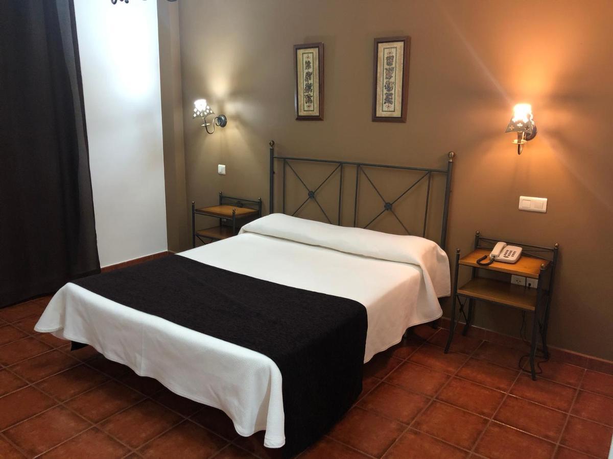 Area De Servicio Los Cerrillos Peraleda de la Mata 외부 사진