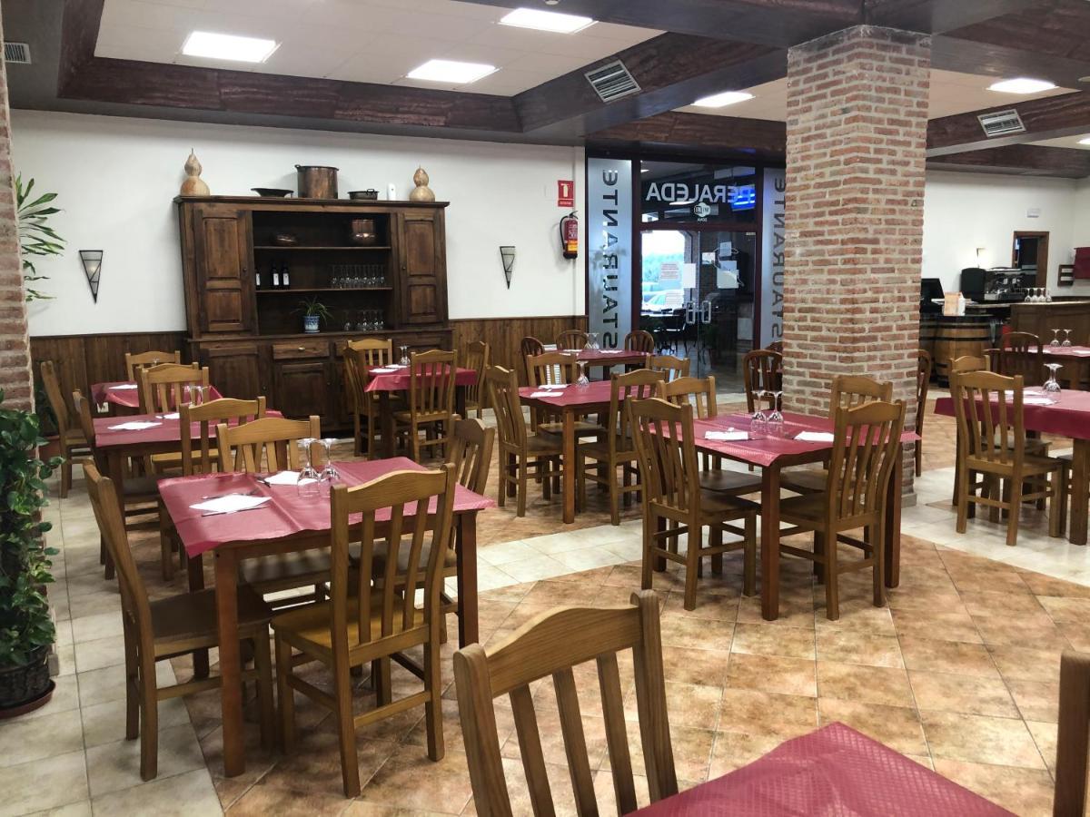 Area De Servicio Los Cerrillos Peraleda de la Mata 외부 사진