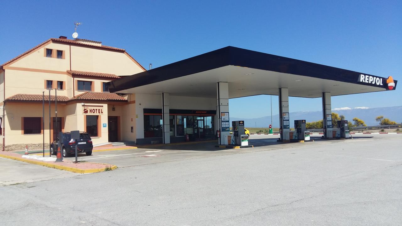 Area De Servicio Los Cerrillos Peraleda de la Mata 외부 사진